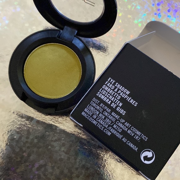 Brand new MAC Overgrown Shadow- limited! - Picture 5 of 5